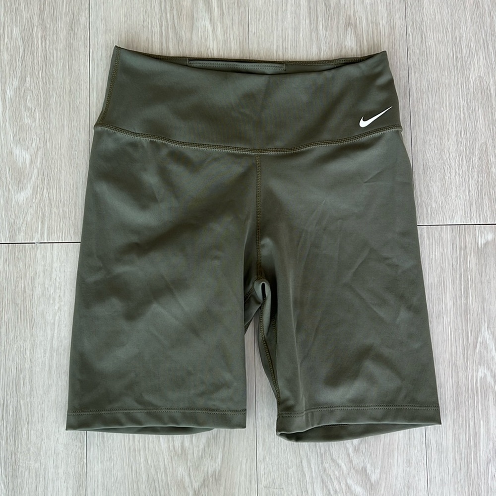 Nike Zenvy High-Waisted 8” Biker Shorts